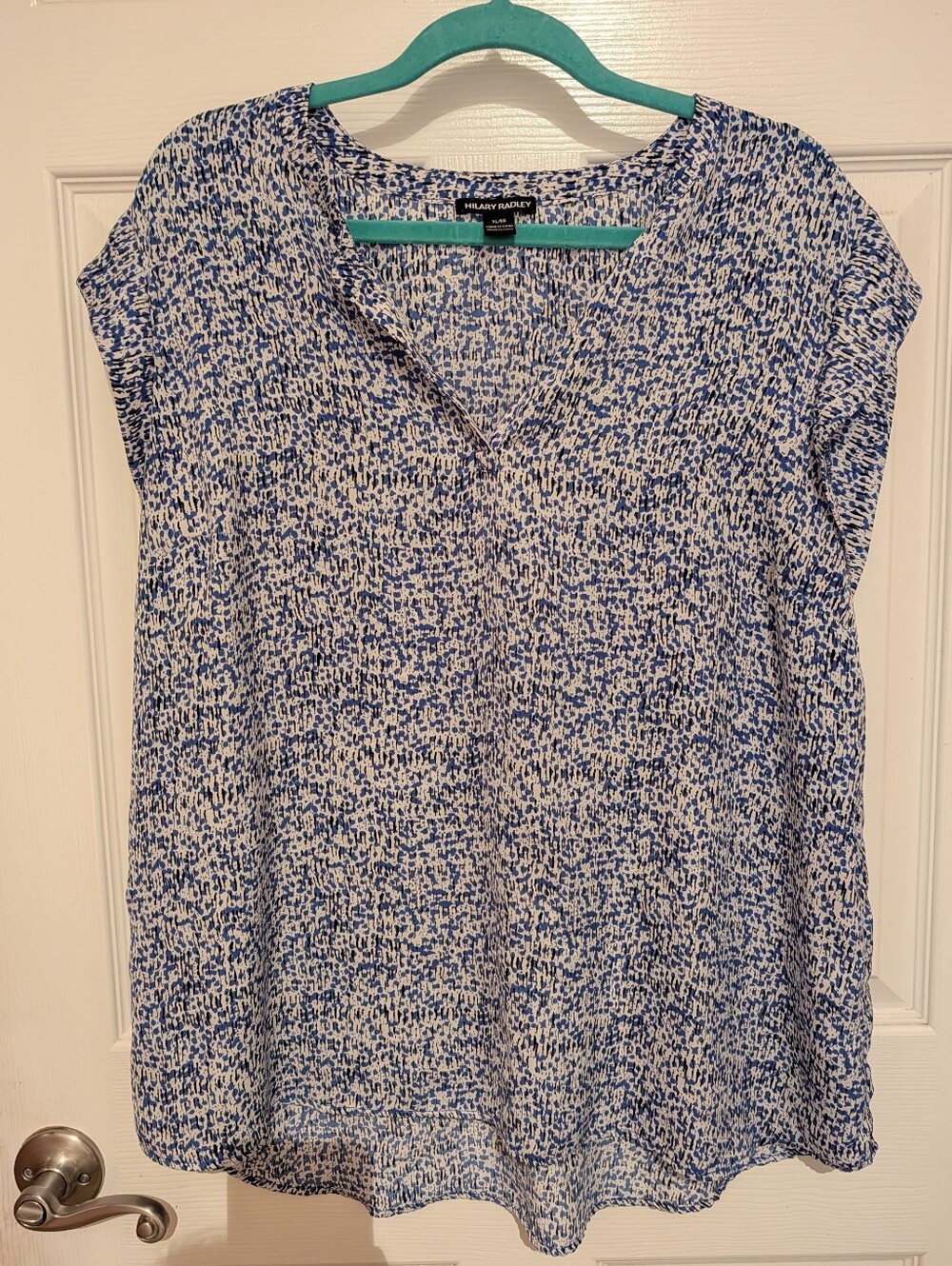 Hilary Radley Blue & White Abstract V-Neck Cap Sleeve Blouse